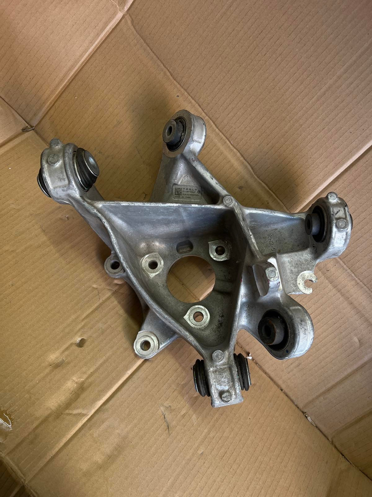 RR KNUCKLE ASSY, RH