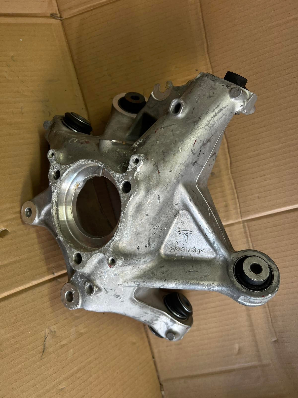 RR KNUCKLE ASSY, RH